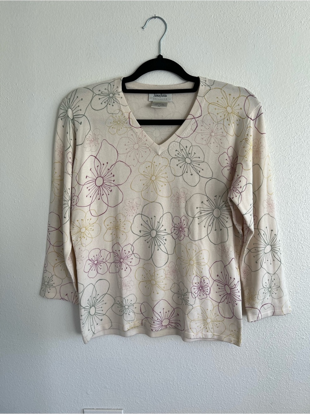 Neiman Marcus Cream Floral V-Neck Sweater with Pink, Green & Gold Accents